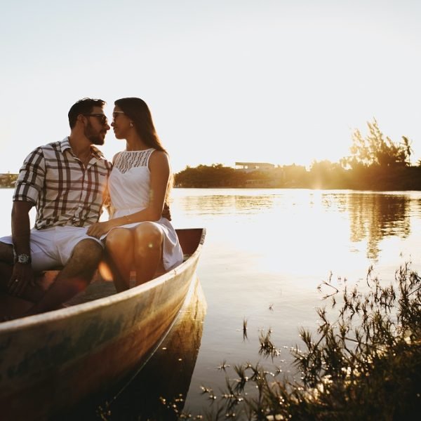 Does My Ex Girlfriend Want Me Back? Signs She's Still in Love with You