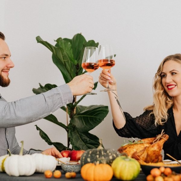 Online Dating Apps Are Actually Kind of a Disaster