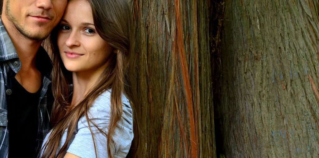 Does My Ex Girlfriend Want Me Back? Signs She's Still in Love with You